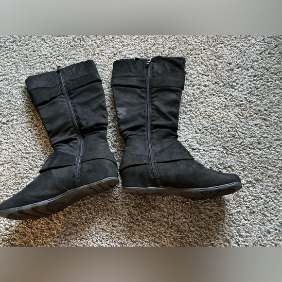 Black Knee high boots - Picture 2 of 4